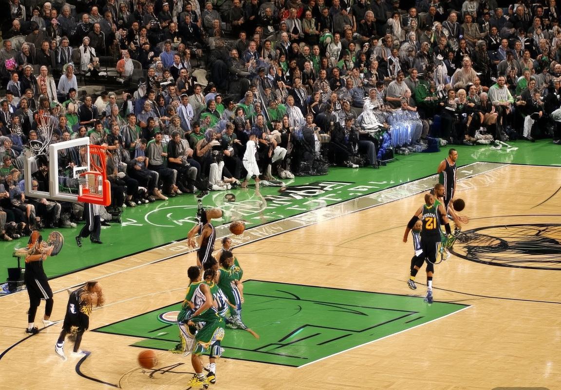 2013年NBA季后赛：库里与邓肯巅峰对决及精彩瞬间回顾